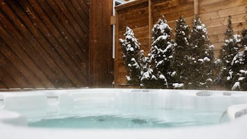 Bain à remous extérieur