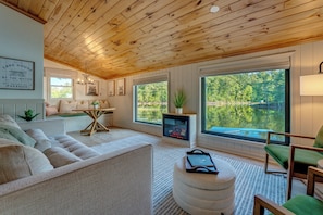 Living area - Lake Front Cabin, Media/Game Room, Kayaks, Multi-level deck--NEWLY REMODELED (Hayward)