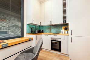 Private kitchen - Contemporary designed apartment with terrace and garage in heart of Rovinj (Rovinj)