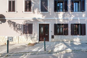 Exterior - Contemporary designed apartment with terrace and garage in heart of Rovinj (Rovinj)
