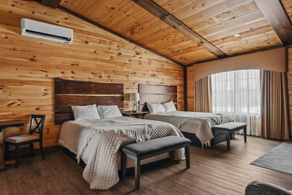 1 bedroom, desk, WiFi, bed sheets