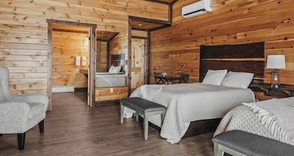 Golf, Outdoor Bar, Restaurant - The Timber Cabin