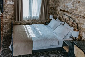 标准房 | 浴室 | 淋浴设施、吹风机、拖鞋、毛巾