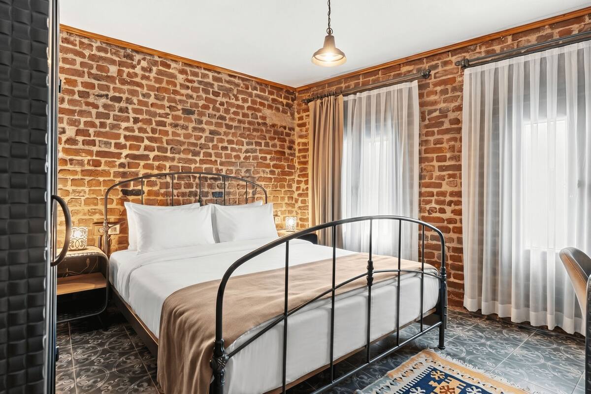 Standard Room | Minibar, két bảo mật tại phòng, bàn 