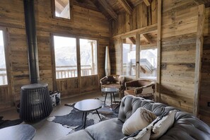 TV, peis, videospill og fotballspill