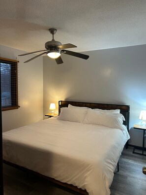 4 chambres, fer et planche à repasser, Wi-Fi, draps fournis