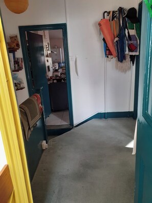 Apartment | Interior - East London Apartmentsleeps2-garden-transportlinks (London)