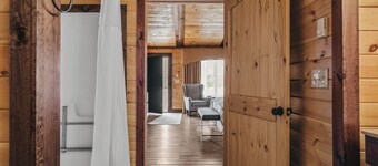 Golf, Outdoor Bar, Restaurant - The Tranquil Cabin