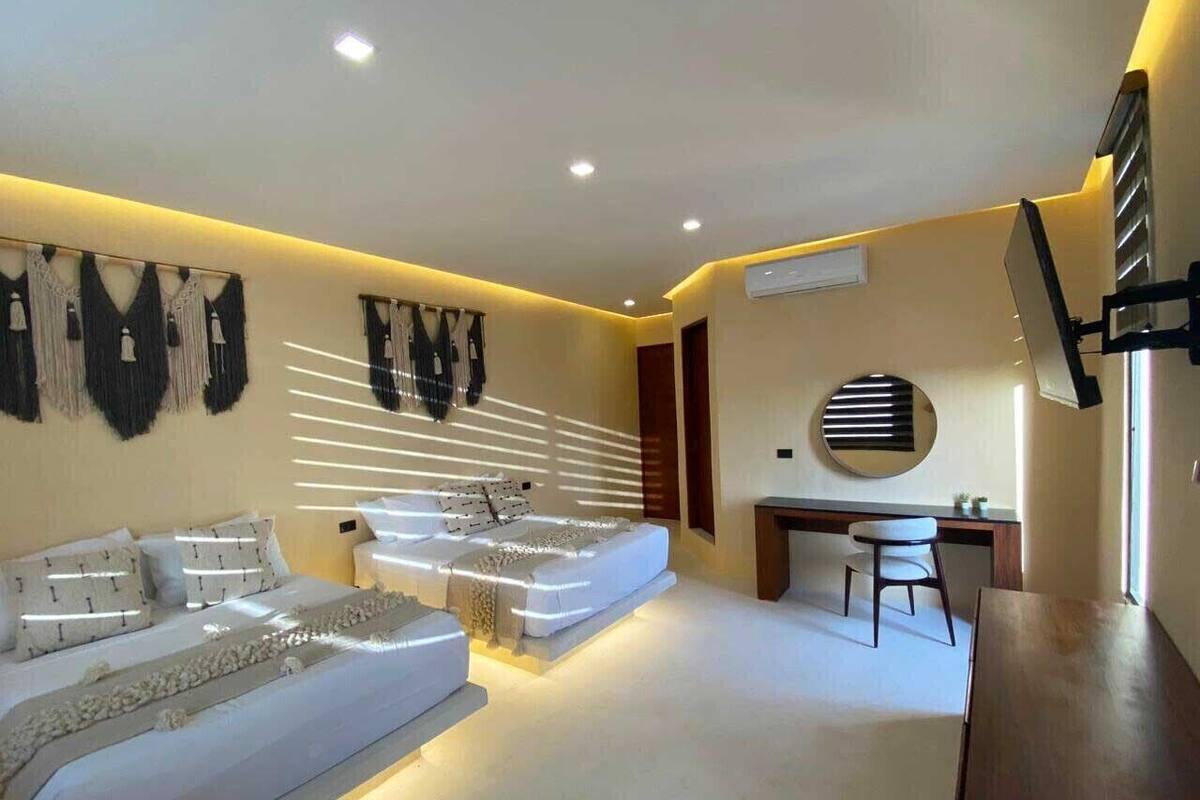 Deluxe Double Room | WiFi (free), bed sheets
