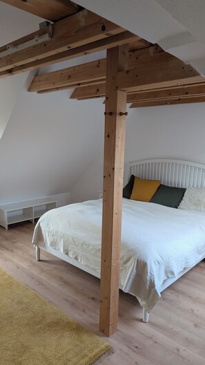3 bedrooms, WiFi, bed sheets