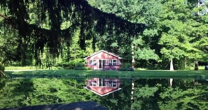 The Pond Cottage at Rustic River