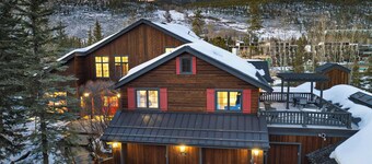 Luxury Mountain Estate w/ Indoor Pool, Gym & Hot Tub Near Keystone Sleeps 21