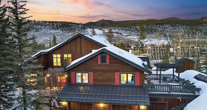 Luxury Mountain Estate w/ Indoor Pool, Gym & Hot Tub Near Keystone Sleeps 21