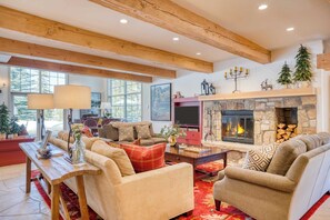 Casa (Multiple Bedrooms) | Parte interna