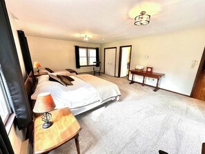 4 bedrooms, desk, iron/ironing board, travel cot