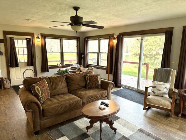 TV, fireplace, offices