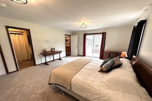 7 bedrooms, iron/ironing board, WiFi, bed sheets