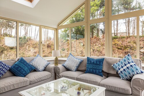 No 10 The Cloisters! Beautiful Home for 8 in Waterville!