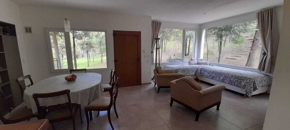 Dining - Cabaña en Bariloche Argentina. En Villa Lago Gutierrez, (San Carlos de Bariloche)