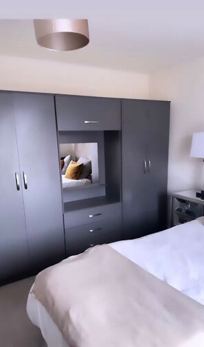 House | 3 bedrooms, free WiFi, bed sheets - Stylish Central House Retreat in Manchester (Salford)