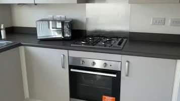 House | Private kitchen | Fridge, microwave, oven, stovetop