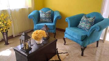 Shared Dormitory, 1 Bedroom, Smoking, Garden View | Living room