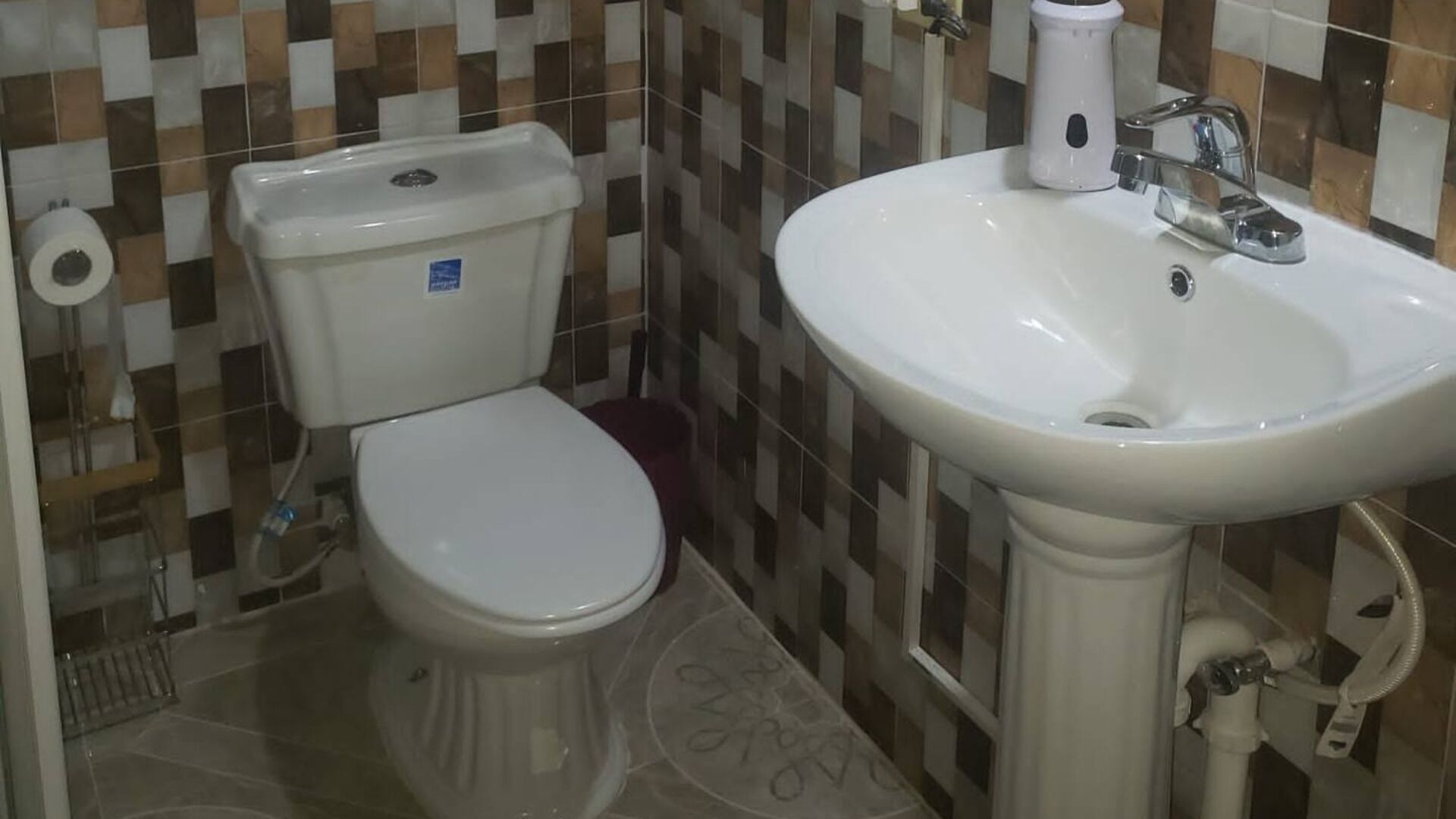 Shared Dormitory, 1 Bedroom, Smoking, Garden View | Bathroom