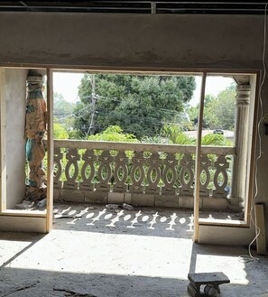 Dormitorio compartido, 1 habitación, fumadores, vistas al jardín | Balcón