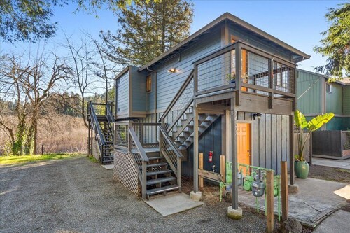 Tranquil 1-bedroom cabin in Guerneville, Russian River Access