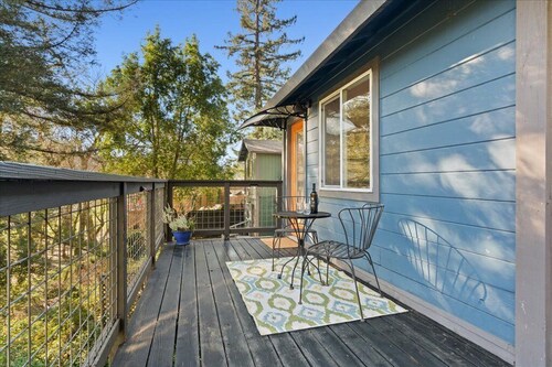 Tranquil 1-bedroom cabin in Guerneville, Russian River Access