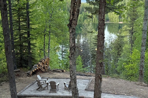 A Bailey Lake Retreat