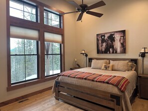 3 bedrooms, WiFi, bed sheets - Cardinal Cottage A Bailey Lake Retreat W/HotTub (Flathead County)