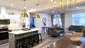 House | 5 bedrooms - Grey Osprey Cottage 66 (Osoyoos)