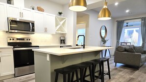 House | 5 bedrooms - Grey Osprey Cottage 66 (Osoyoos)