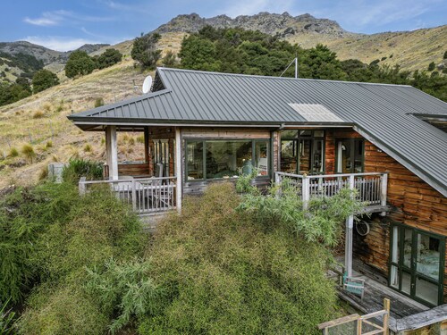 Karearea Cottage - Rural Retreat Purau