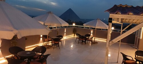 Phoenix Pyramids View Inn