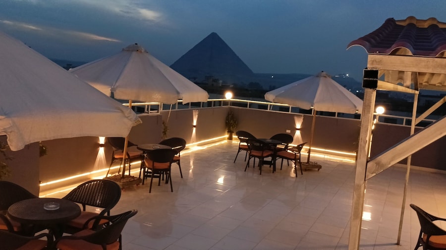 Phoenix Pyramids View Inn