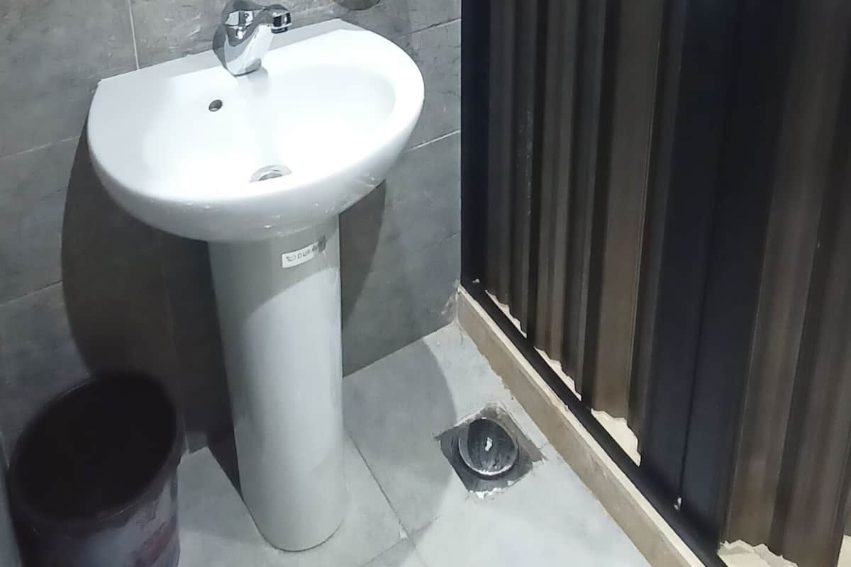 Doccia, soffione a pioggia, set di cortesia gratuito, bidet