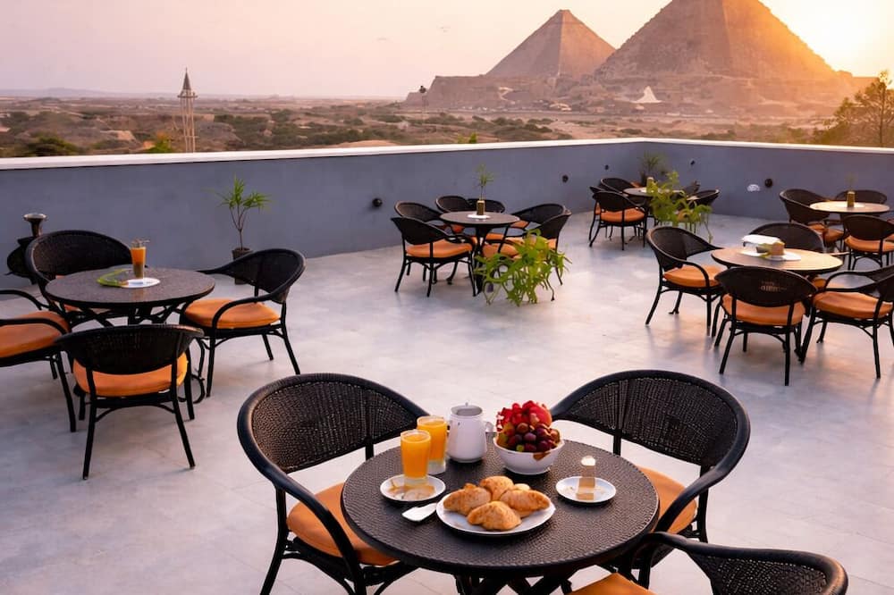 Phoenix Pyramids View Inn