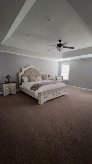 4 dormitorios, tabla de planchar con plancha, cuna de viaje y wifi