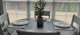 Masters rental Luxury Charming 4-bedroom farmhouse with WiFi, AC Grovetown