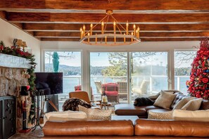 Smart TV, fireplace, table tennis, books