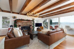 Smart TV, fireplace, table tennis, books