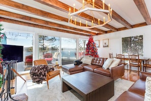 Smart TV, fireplace, table tennis, books