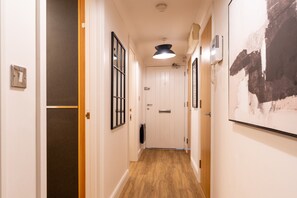 Interior - 2 Bed Birmingham City Centre Apartment Parking HS2 Arena Symphony Hall NEC BHX (Birmingham)