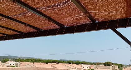 Pavillon spacieux, T3, toit terrasse, piscine, Wifi, lagon, proximité plage