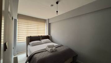 Familie appartement, balkon, uitzicht op stad | 2 slaapkamers, een bureau, een laptopwerkplek, wifi