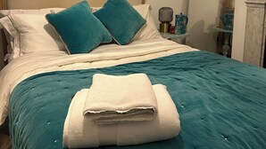 Deluxe Double Room, Garden View - Saskia's Rooms (Winchester)