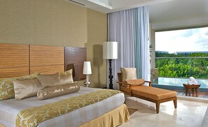 2 bedrooms, in-room safe, iron/ironing board, free WiFi