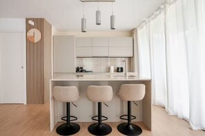Kühlschrank, Ofen, Herdplatte, Geschirrspüler